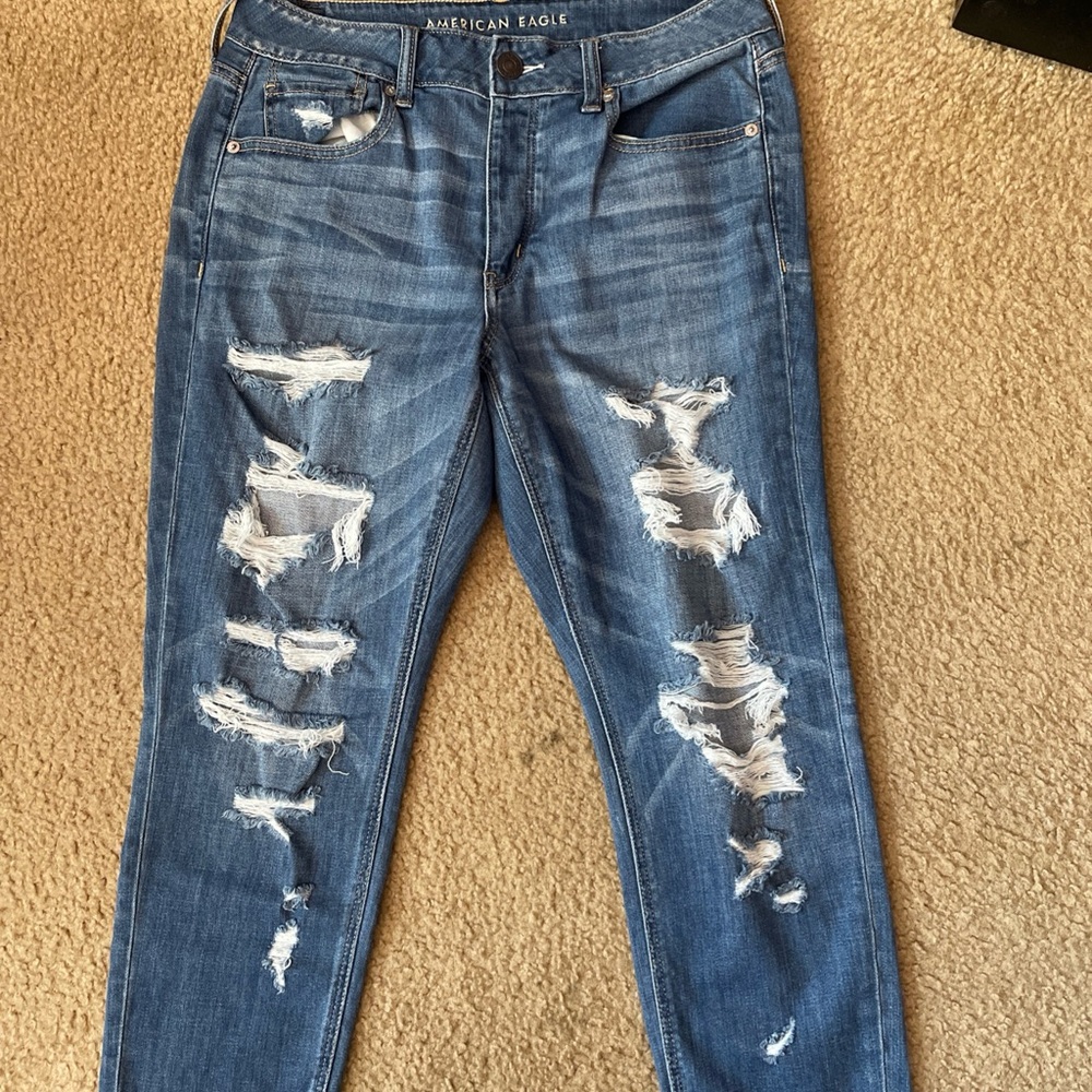 Women’s American Eagle AE Tomgirl Destroyed Cropped Jeans Size 8